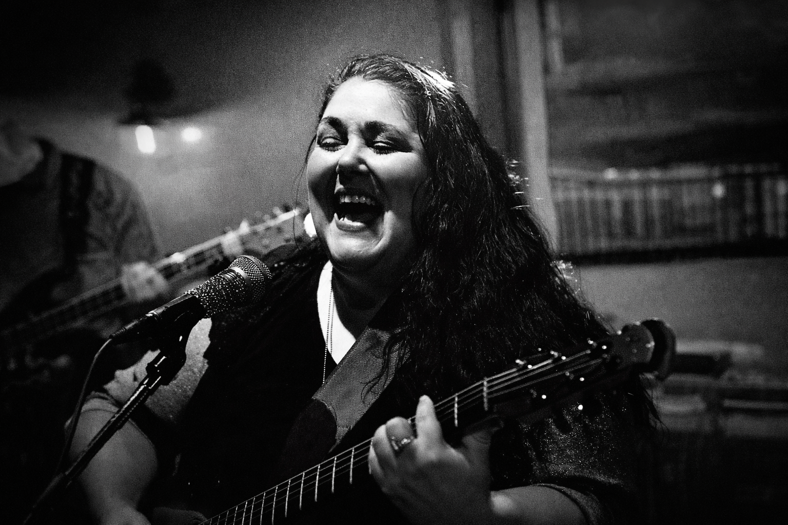 Gianna from the Sugarlips Band performing live